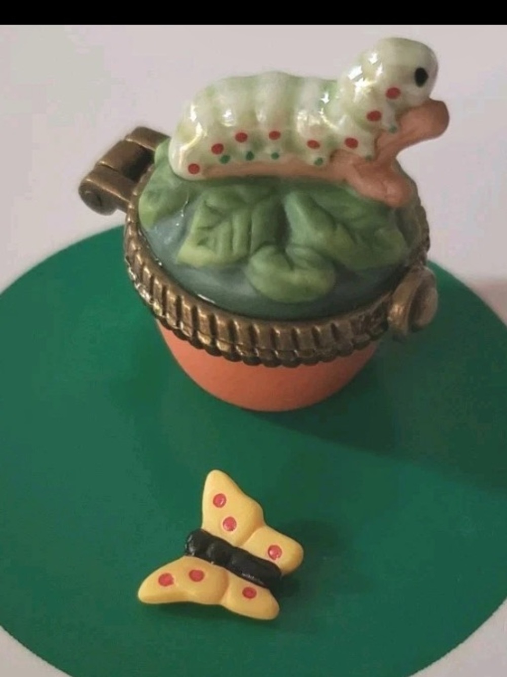 Vintage Collectible Caterpillar/Butterfly Trimket Box - Picture 3 of 3